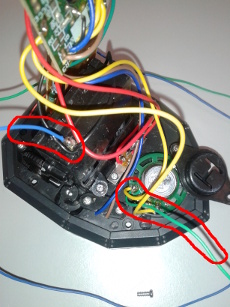 0V / Ground wire and speaker wire soldered in place