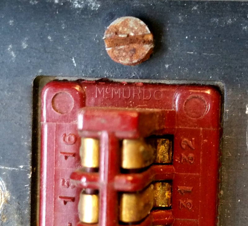 McMurdo Red Range male connectors