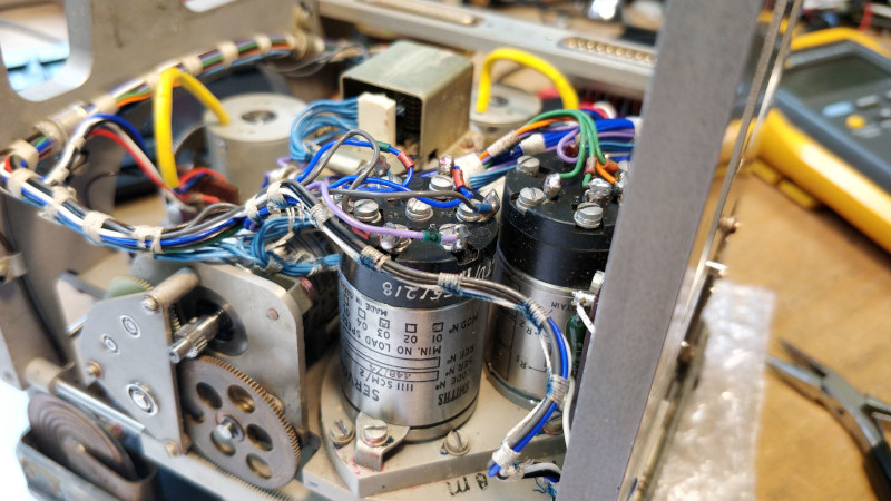 Attitude indicator type F4C repaired wire joint