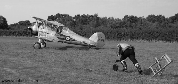 Gloster Gladiator - K7985 - with WW2 reenactors